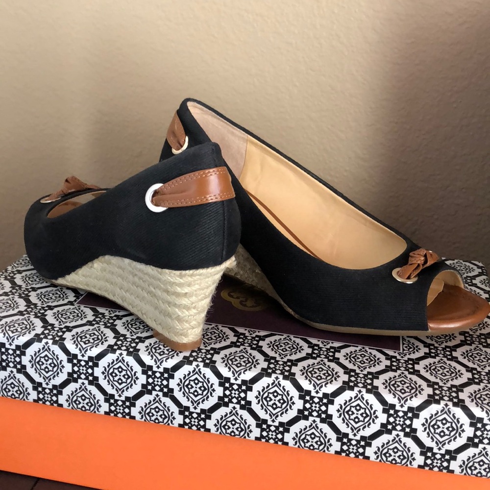 ALEX MARIE Peep-toe wedges